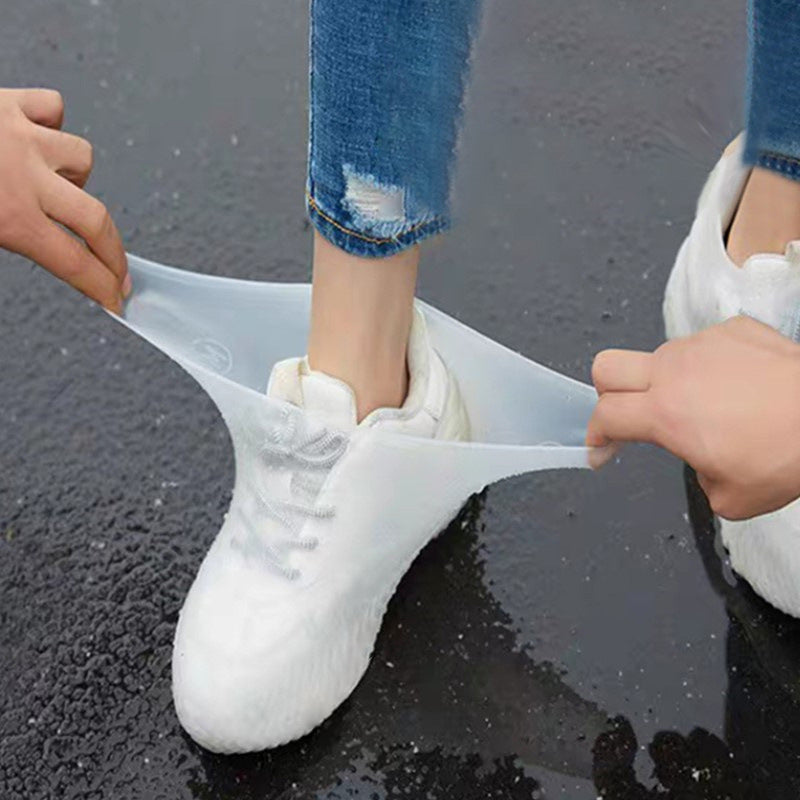 Waterproof Rain Shoe Cover – Non-slip sole & easy on/off – Reusable, perfect for wet weather or muddy walks – fits most shoes, keeps feet dry 🌧️